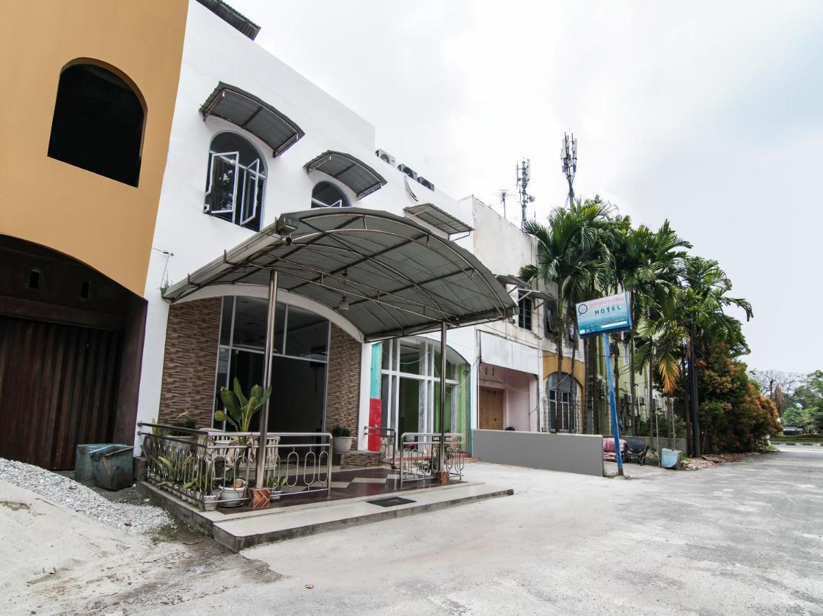 Oyo 90897 Hotel Sepupu Satria Pekanbaru Eksteriør bilde