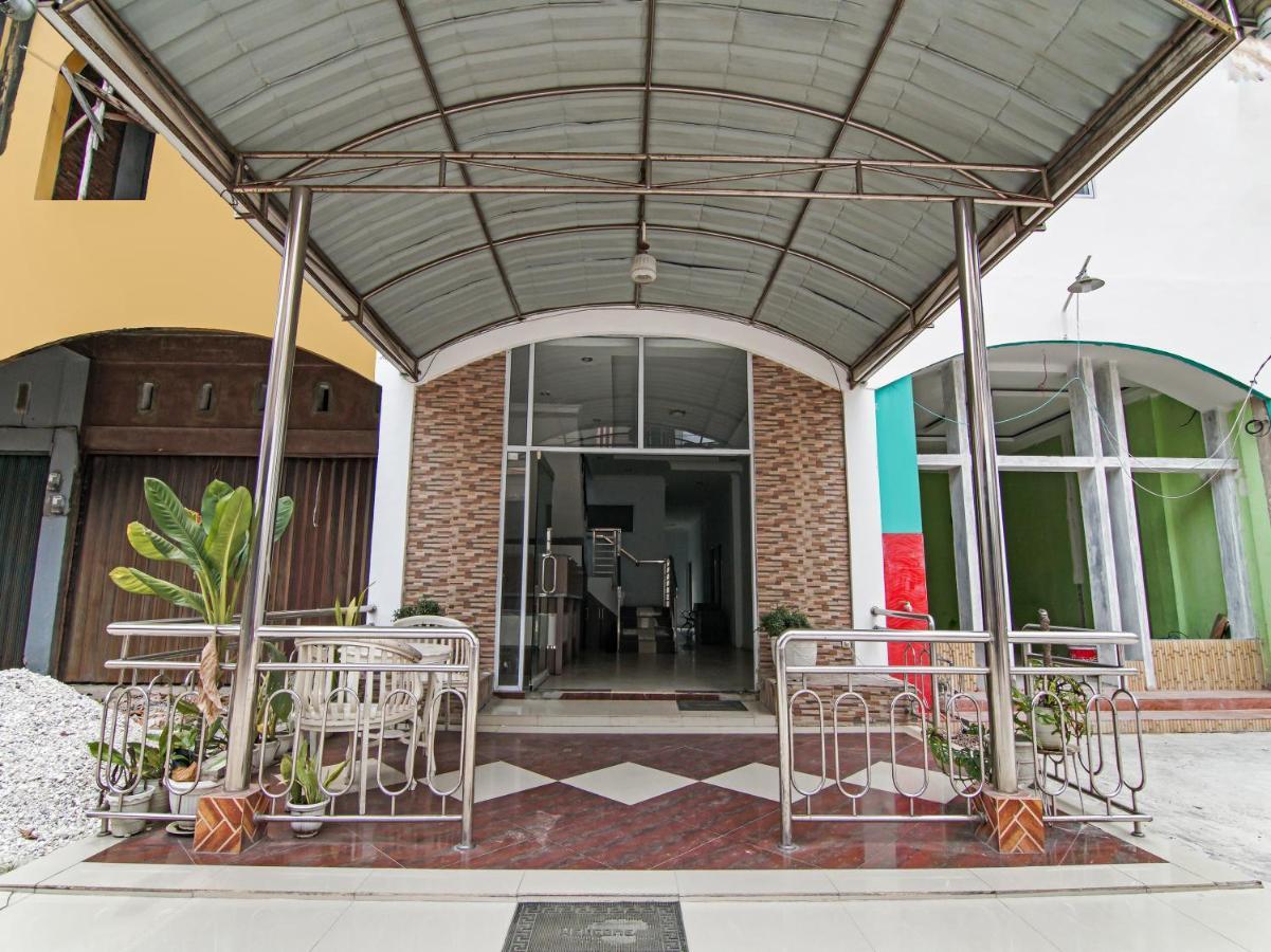 Oyo 90897 Hotel Sepupu Satria Pekanbaru Eksteriør bilde
