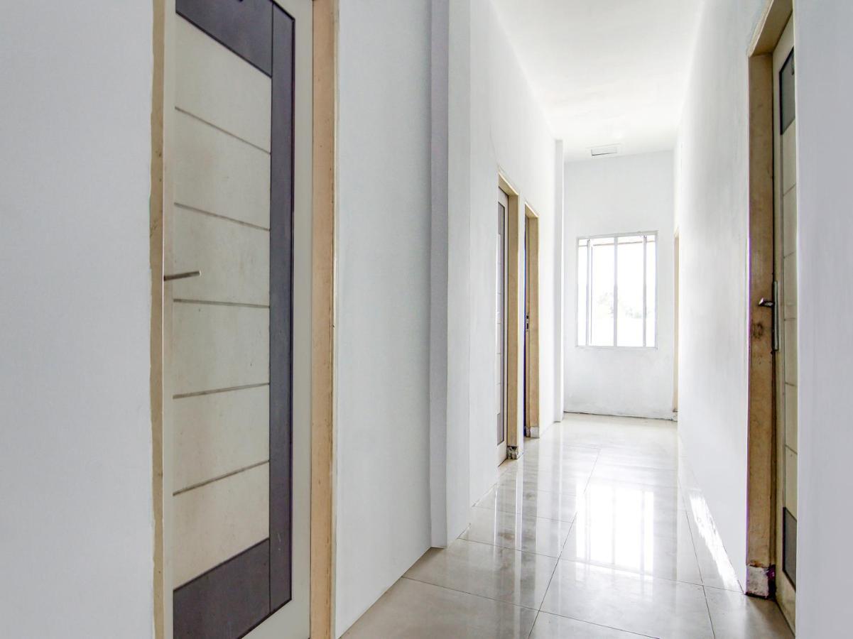 Oyo 90897 Hotel Sepupu Satria Pekanbaru Eksteriør bilde